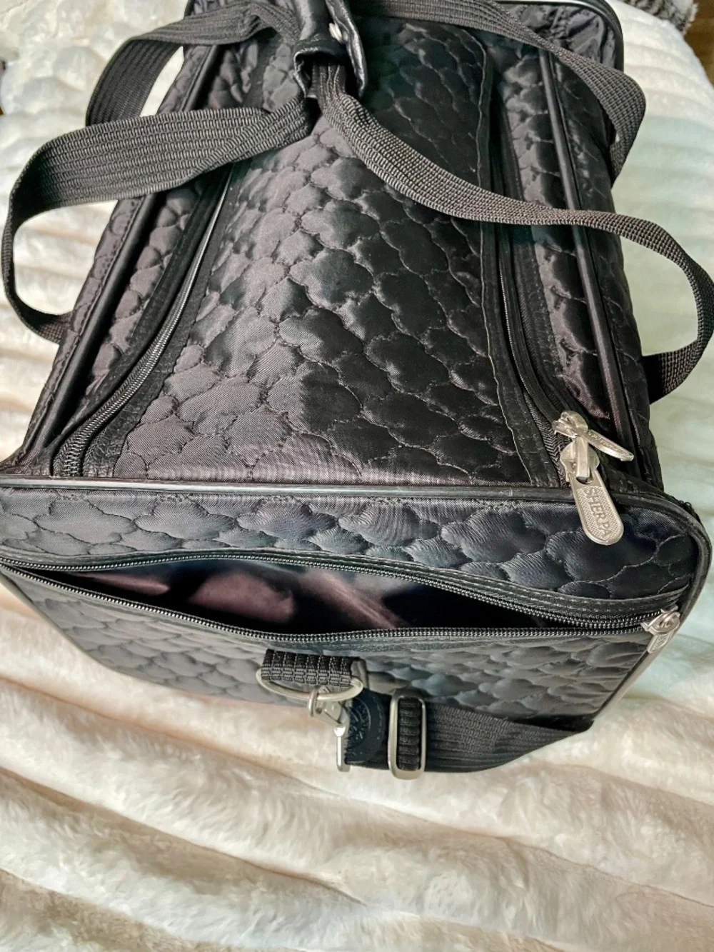 Sherpa's Pet Trading Company pet traveler . Black. Large Size